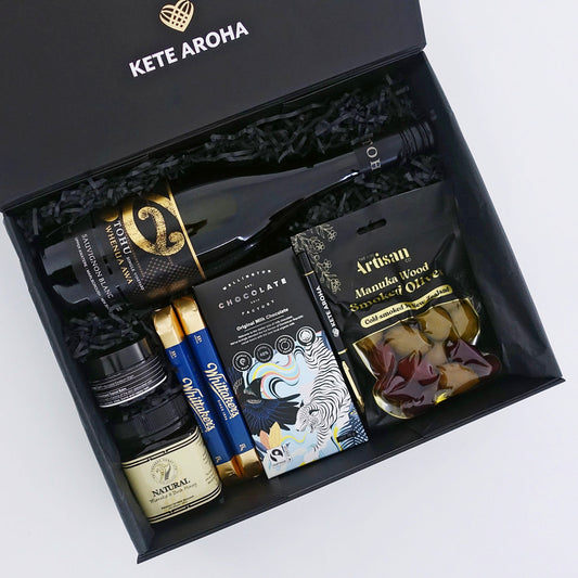 Manaaki Gift Box (black)