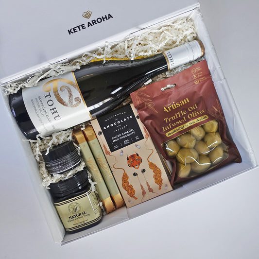 Manaaki Gift Box (white)