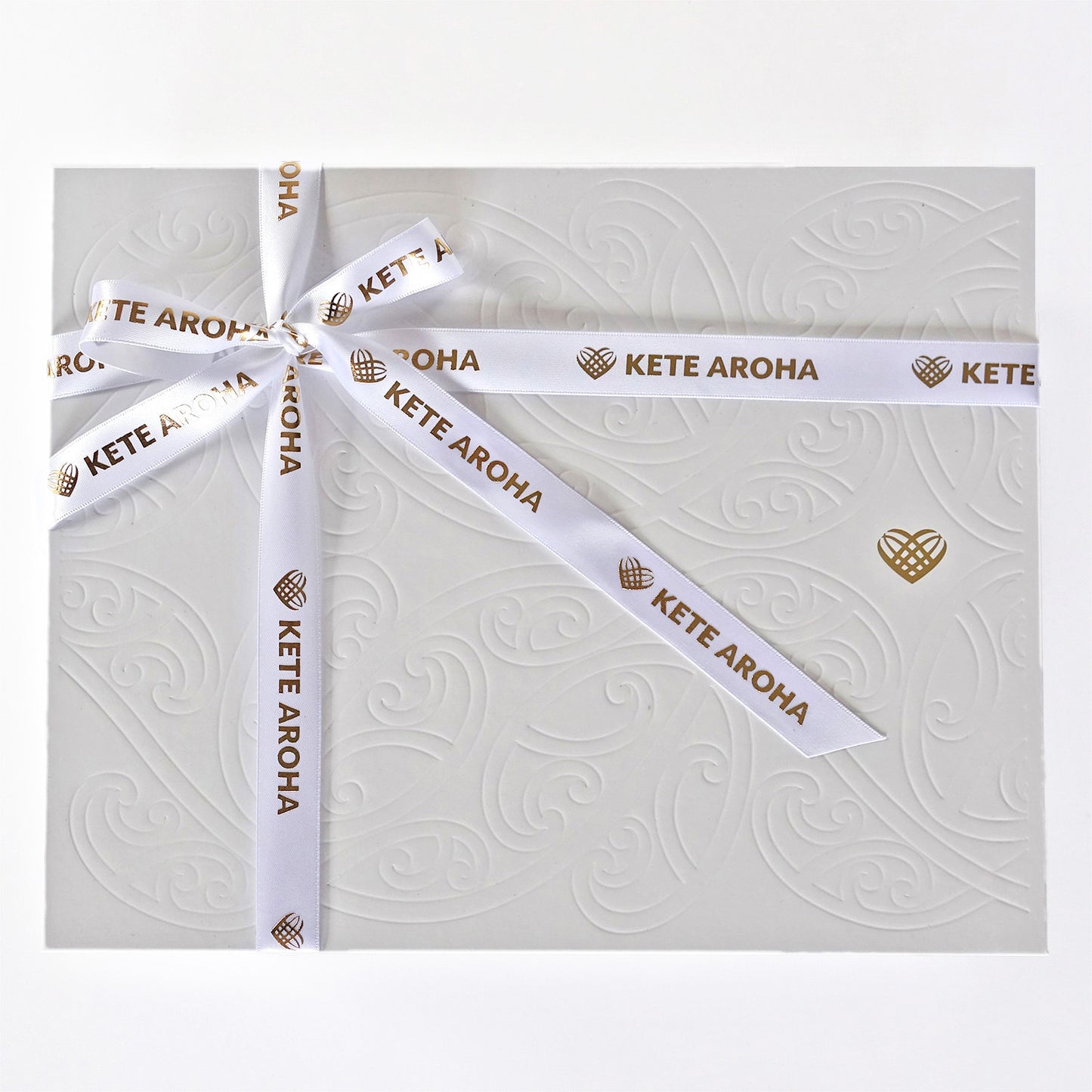 Manaaki Gift Box (white)